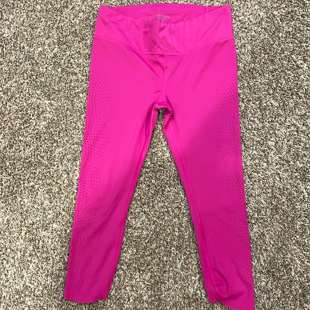 Athleta Velocity Laser Cut Capri Size M EUC Fuchsia